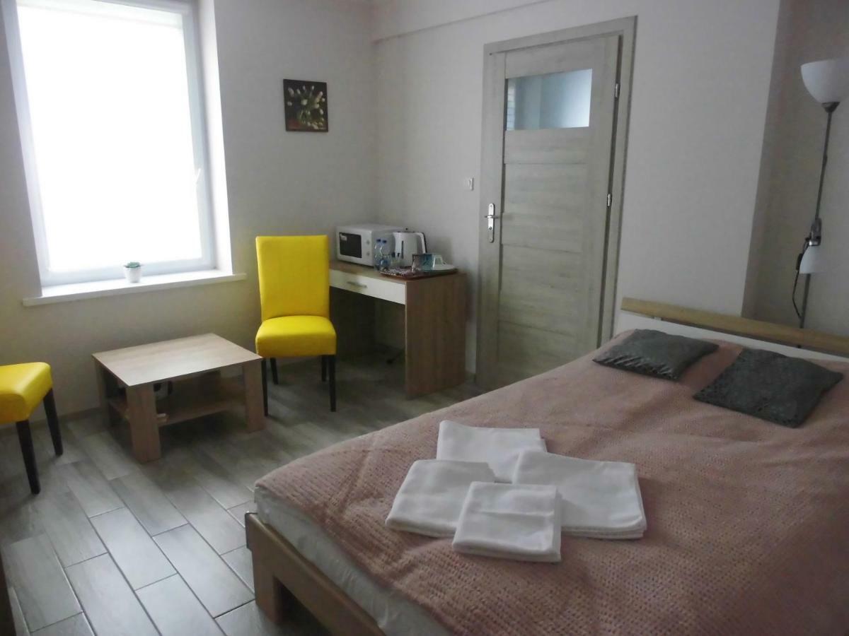 Bezowy Pokoj Appartement Jedlina-Zdroj Buitenkant foto